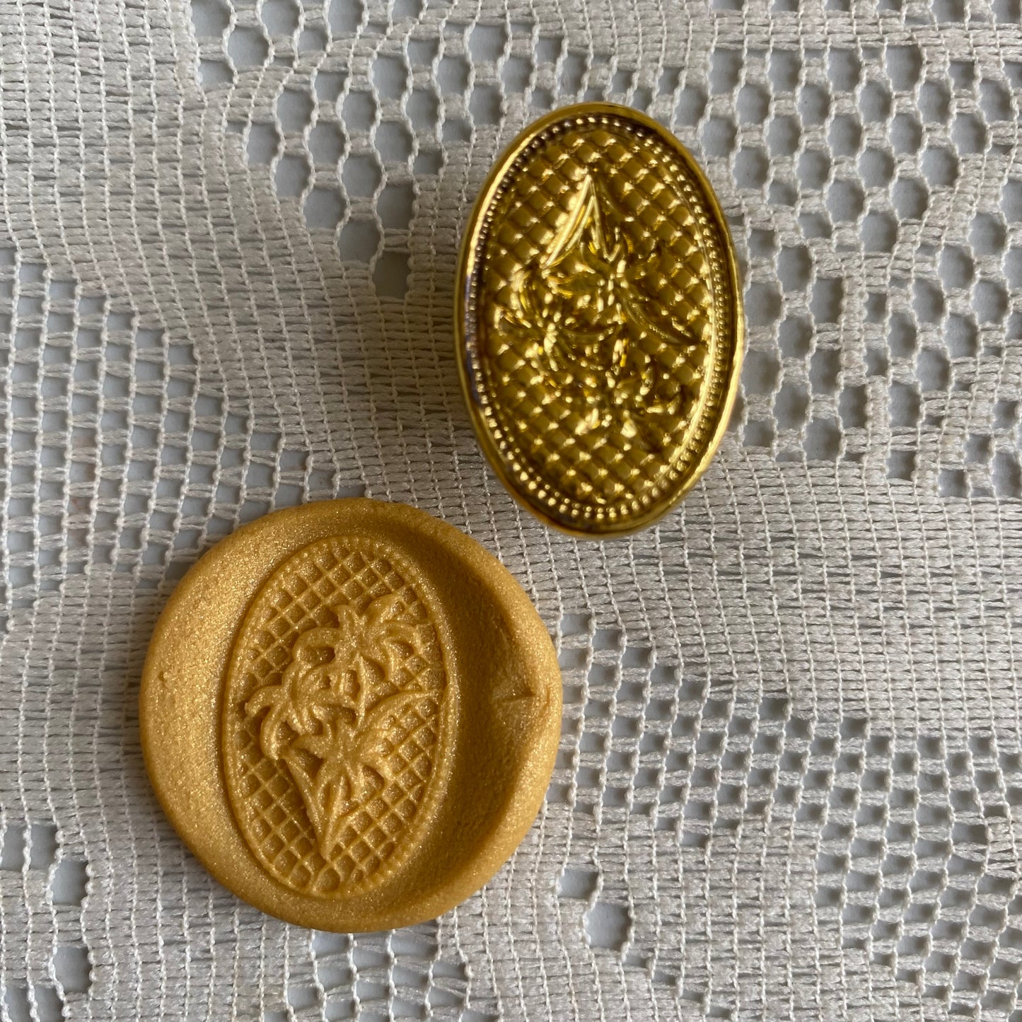 Bronce prediseñado "astromelia" 2.5 cm