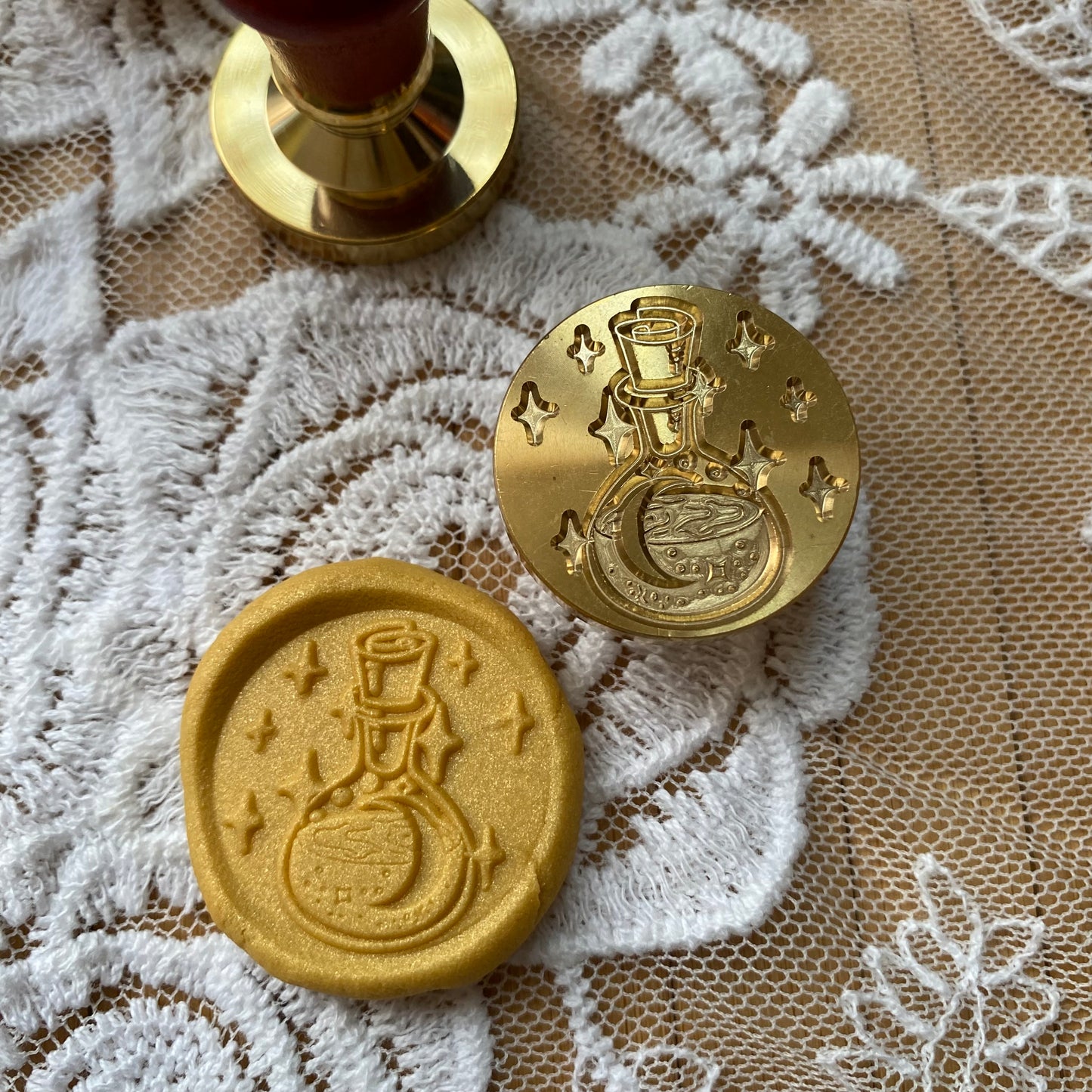 Bronce prediseñado "pócima mágica" 3.0 cm