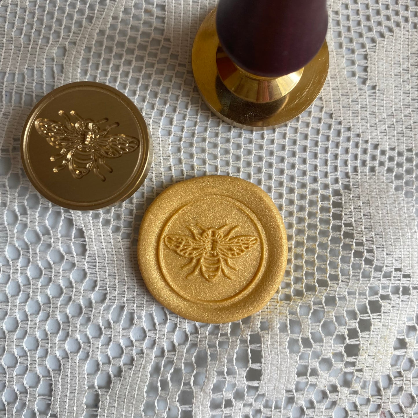 Bronce prediseñado "abeja 2" 2.5 cm