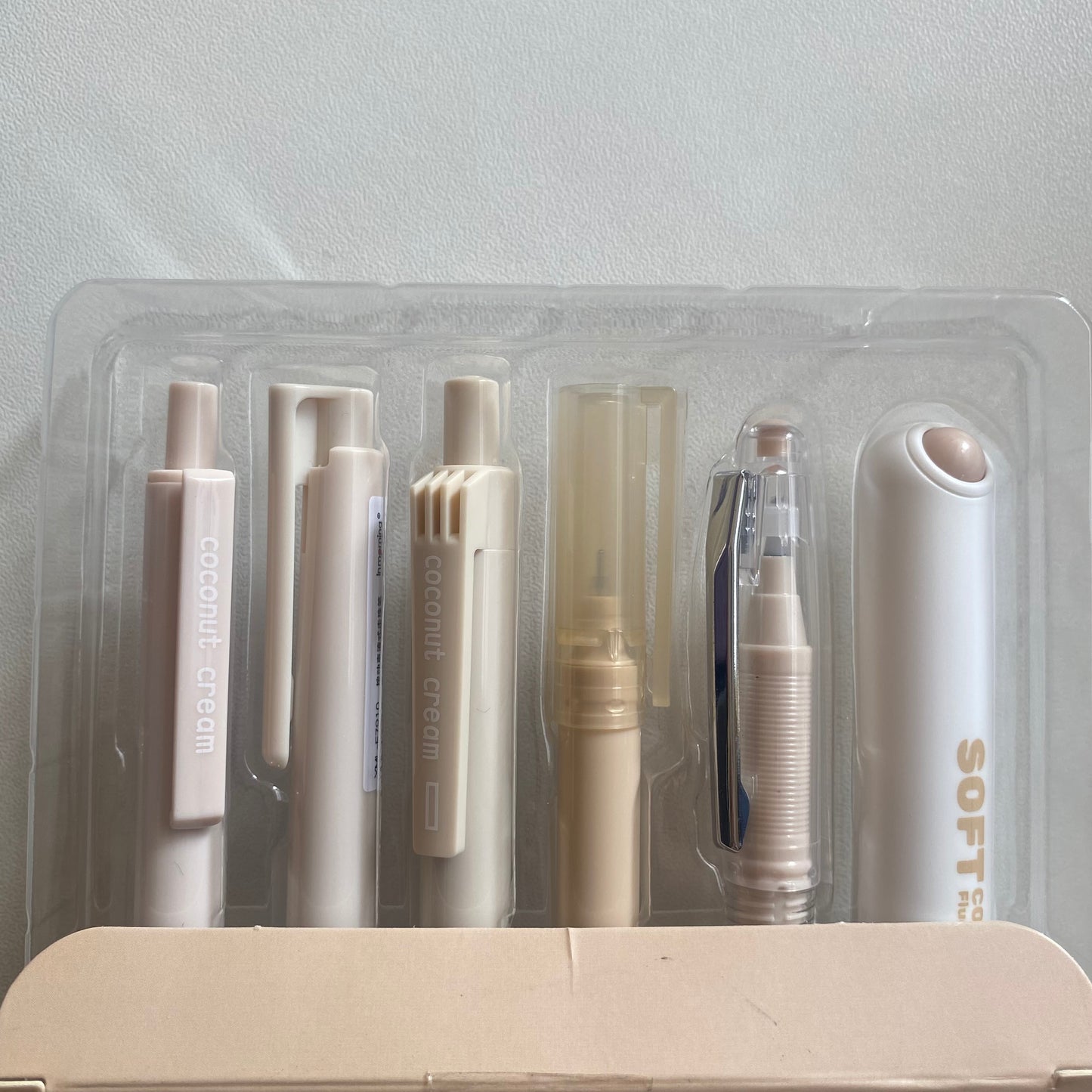 Set de 5 lapiceros gel tinta negra + resaltador