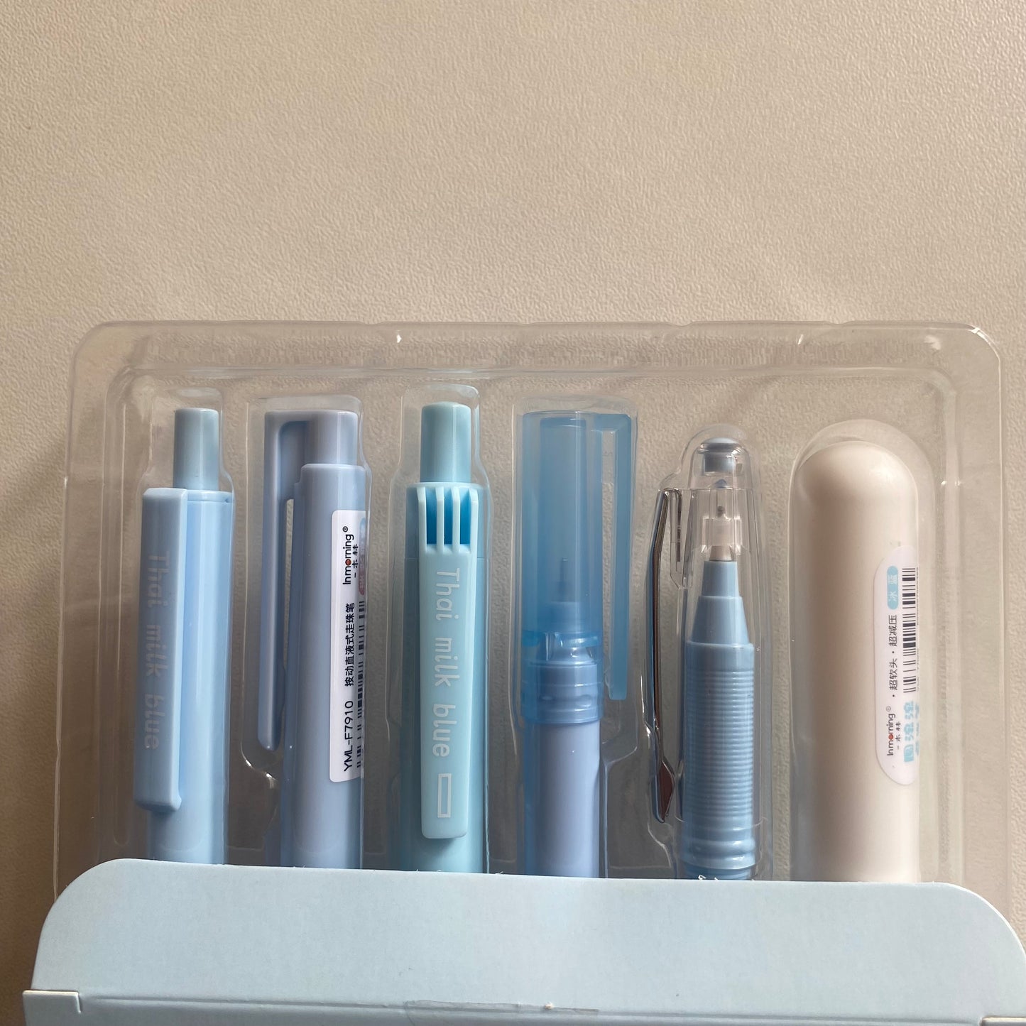 Set de 5 lapiceros gel tinta negra + resaltador