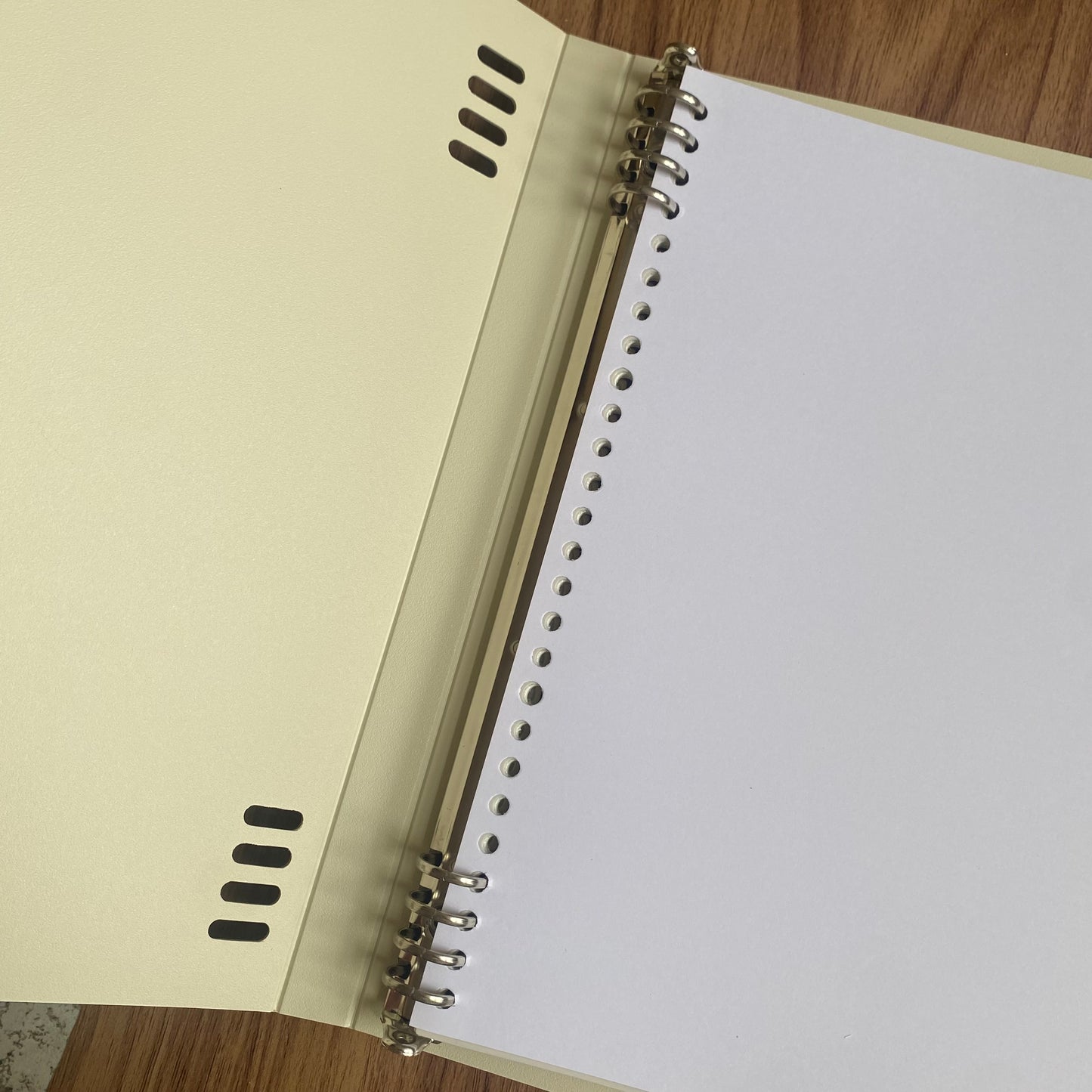 Cuaderno infinito "pasteles" B5 8 anillas-50 hojas rayadas+separadores