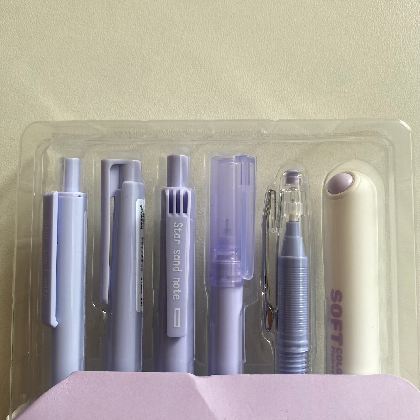 Set de 5 lapiceros gel tinta negra + resaltador