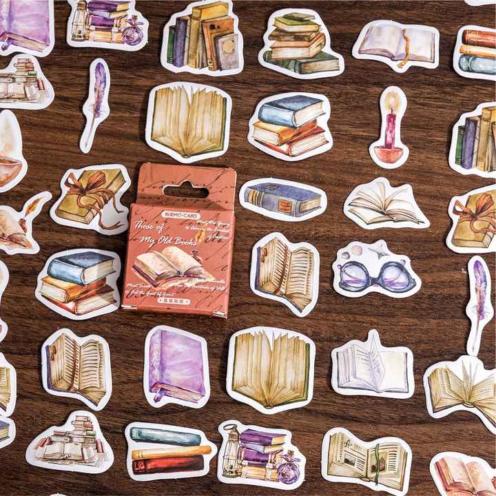 Cajita de stickers old books -46 pzas