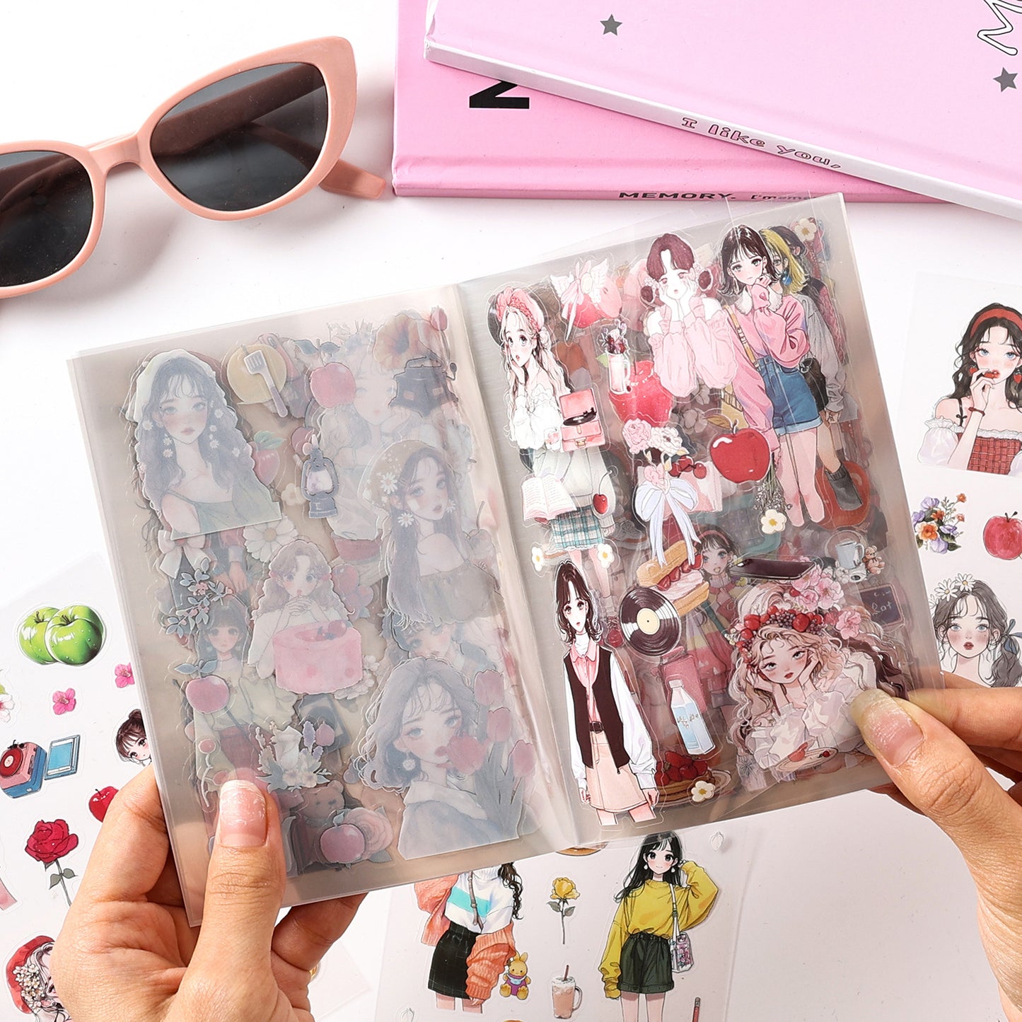 Librito de stickers personajes asiaticos-20 hojas