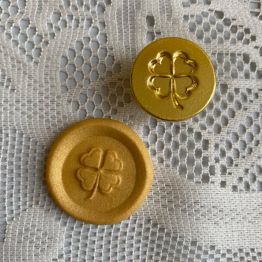 Bronce prediseñado "mini trebol" 2.5 cm