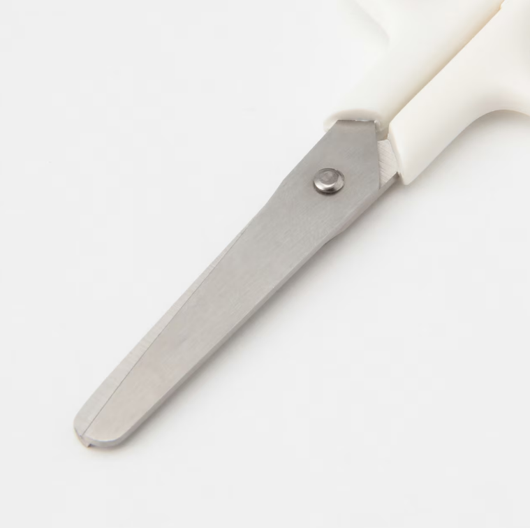 Tijera MUJI blanco 10.5 cm-1 pza