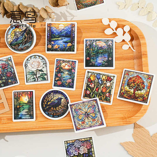 Cajita de stickers vitrales -46 pzas